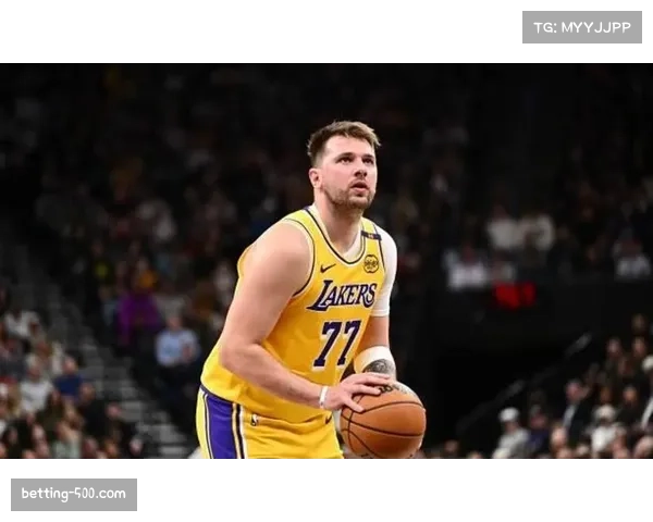 湖人内线新援盛赞东契奇称一切变得轻松并誓为总冠军全力以赴