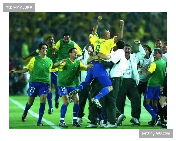 纳斯愤怒质疑判罚，多次与裁判激烈交流